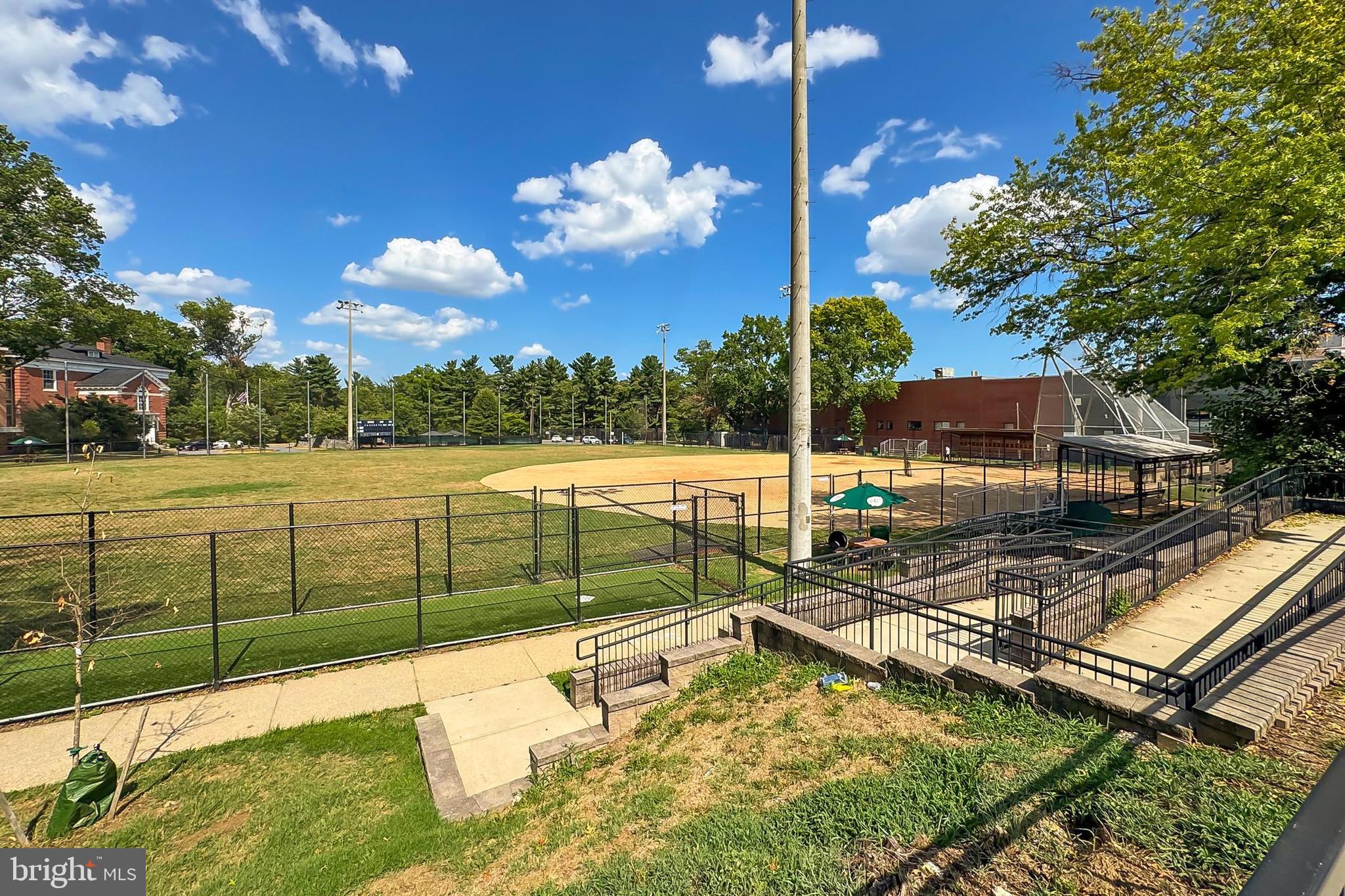 3600 Connecticut Avenue Northwest, Unit 105 Washington, DC 20008 - Photo 41 of 55 a view of a basket ball ground