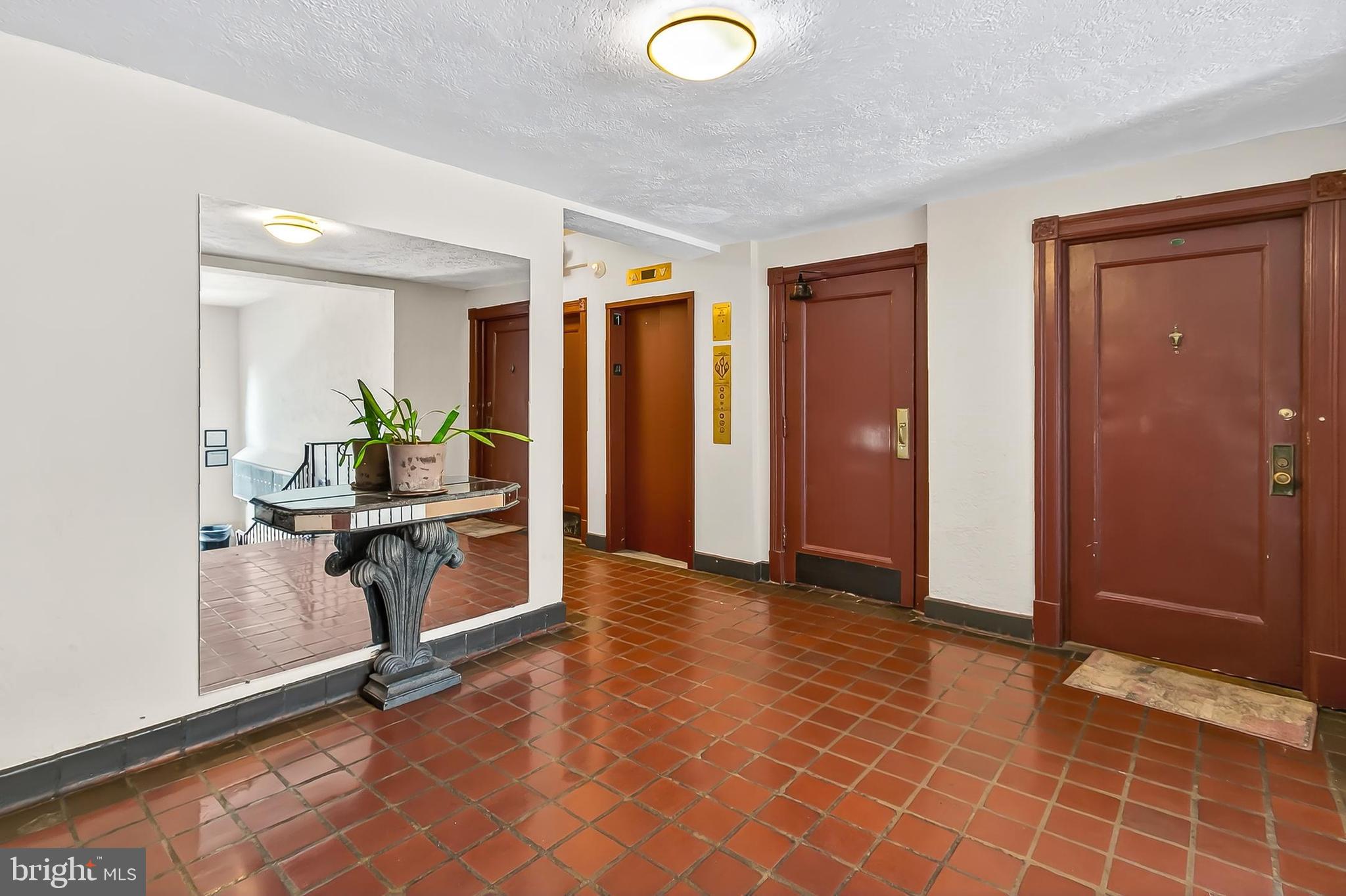 3600 Connecticut Avenue Northwest, Unit 105 Washington, DC 20008 - Photo 7 of 55 Light filled entryway