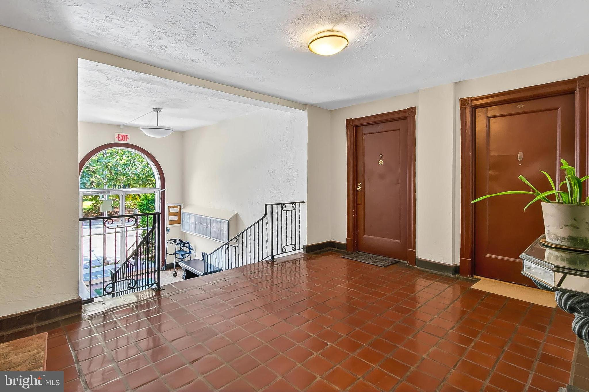 3600 Connecticut Avenue Northwest, Unit 105 Washington, DC 20008 - Photo 9 of 55 a view of an entryway with a livingroom