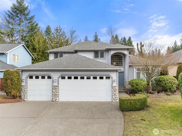 $750,000 | 25022 235th Court Southeast, Maple Valley, WA 98038