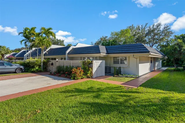 $750,000 | 8134 Southwest 83rd Street, Miami, FL 33143