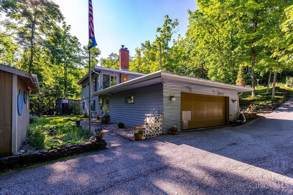 415 West Galbraith Road Wyoming, OH 45215 - Photo 3 of 41