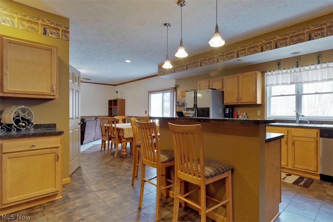 2472 Dentzler Road Parma, OH 44134 - Photo 14 of 35