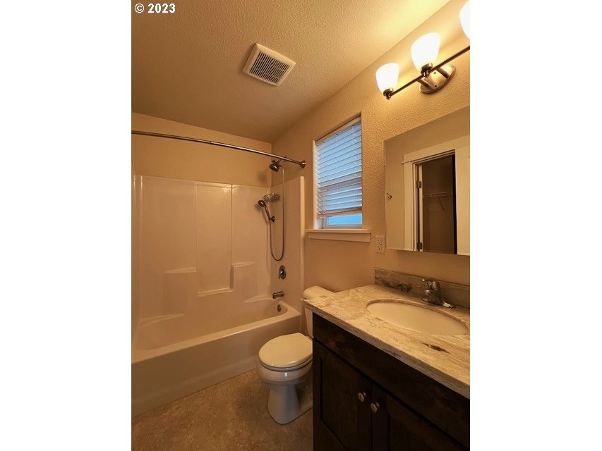 110 Streamside Lane Winston, OR 97496 - Photo 9 of 22 Gallery Image 9