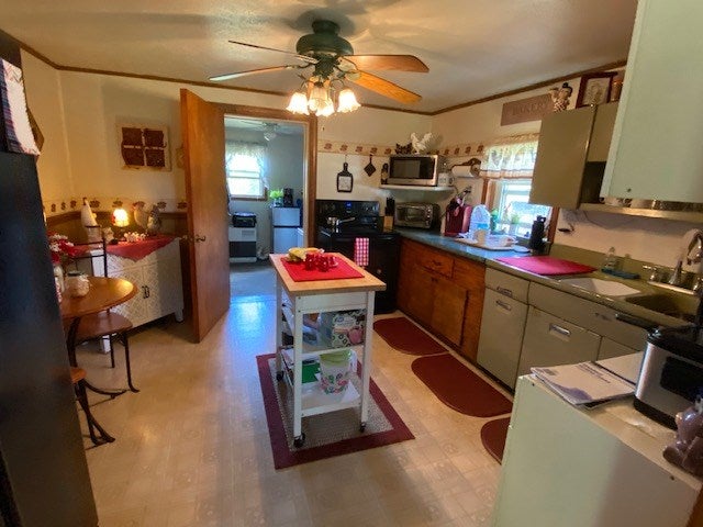 6524 Cedar Springs Road Speedwell, VA 24374 - Photo 2 of 39 Gallery Image 2