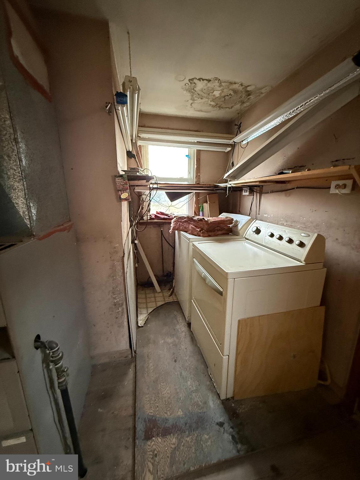 2136 Atco Avenue Atco, NJ 08004 - Photo 33 of 36 a utility room with dryer and washer