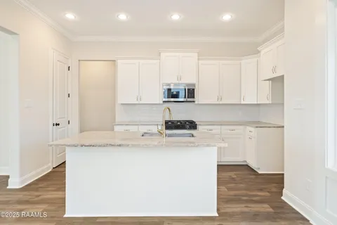 $305,000 | 238 Jagged Grove Lane, Youngsville, LA 70592