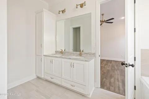 $305,000 | 238 Jagged Grove Lane, Youngsville, LA 70592