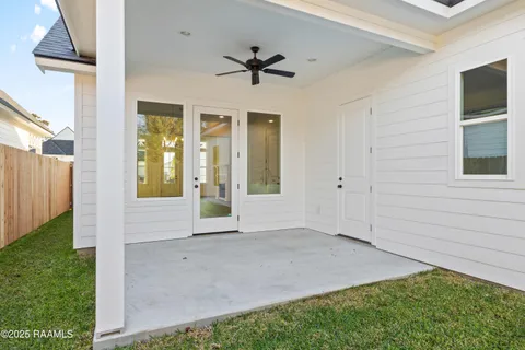 $305,000 | 238 Jagged Grove Lane, Youngsville, LA 70592