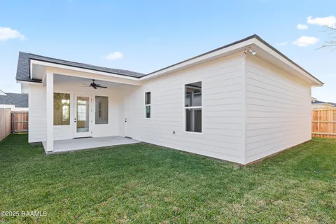 $305,000 | 238 Jagged Grove Lane, Youngsville, LA 70592