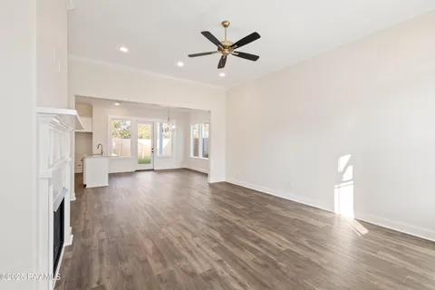 $305,000 | 238 Jagged Grove Lane, Youngsville, LA 70592