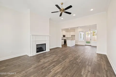 $305,000 | 238 Jagged Grove Lane, Youngsville, LA 70592