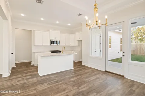 $305,000 | 238 Jagged Grove Lane, Youngsville, LA 70592