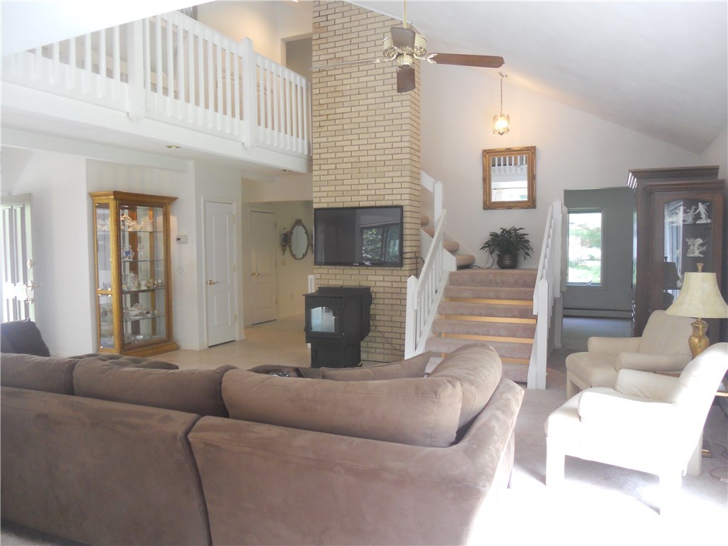 5 Rivet Drive Lincoln, RI 02865 - Photo 3 of 40