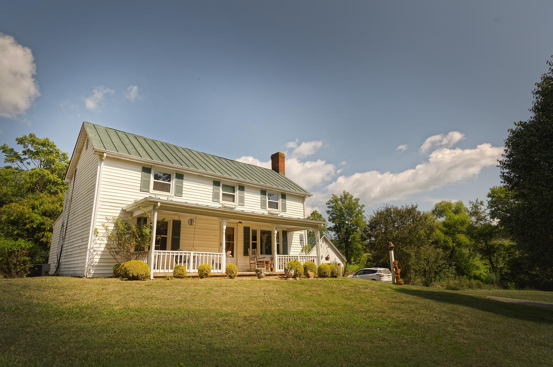2669 Simmons Mill Road Thaxton, VA 24174 - Photo 1 of 34 Main Front