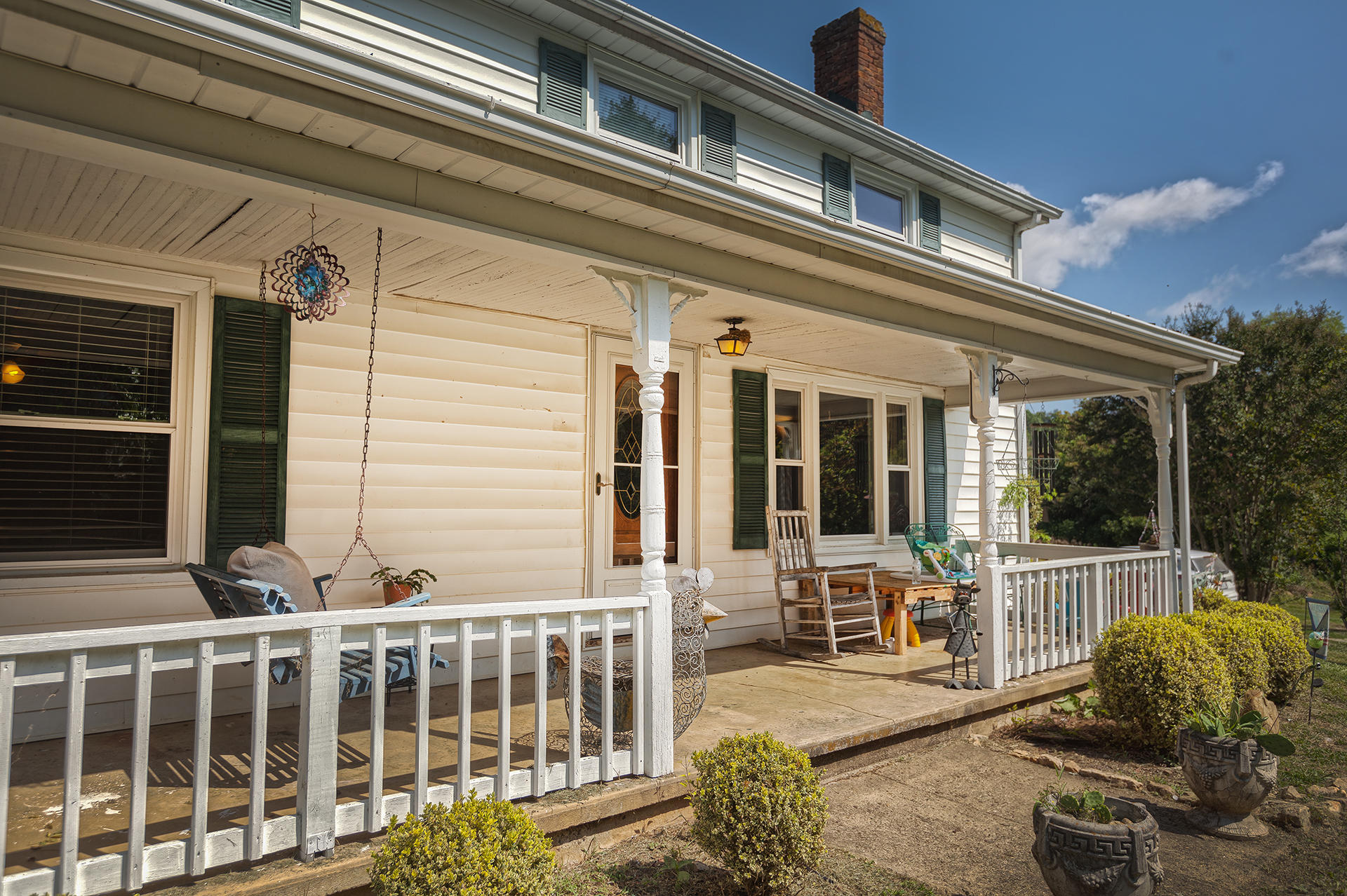 2669 Simmons Mill Road Thaxton, VA 24174 - Photo 18 of 34 Front Porch