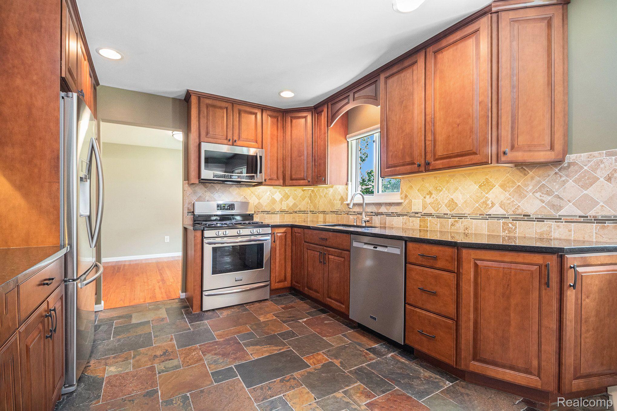 7370 Iron Gate Road Canton, MI 48187 - Photo 11 of 42 Gallery Image 11
