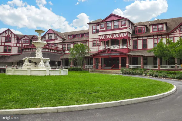$350,000 | 9610 Dewitt Drive, Unit SH205, Silver Spring, MD 20910