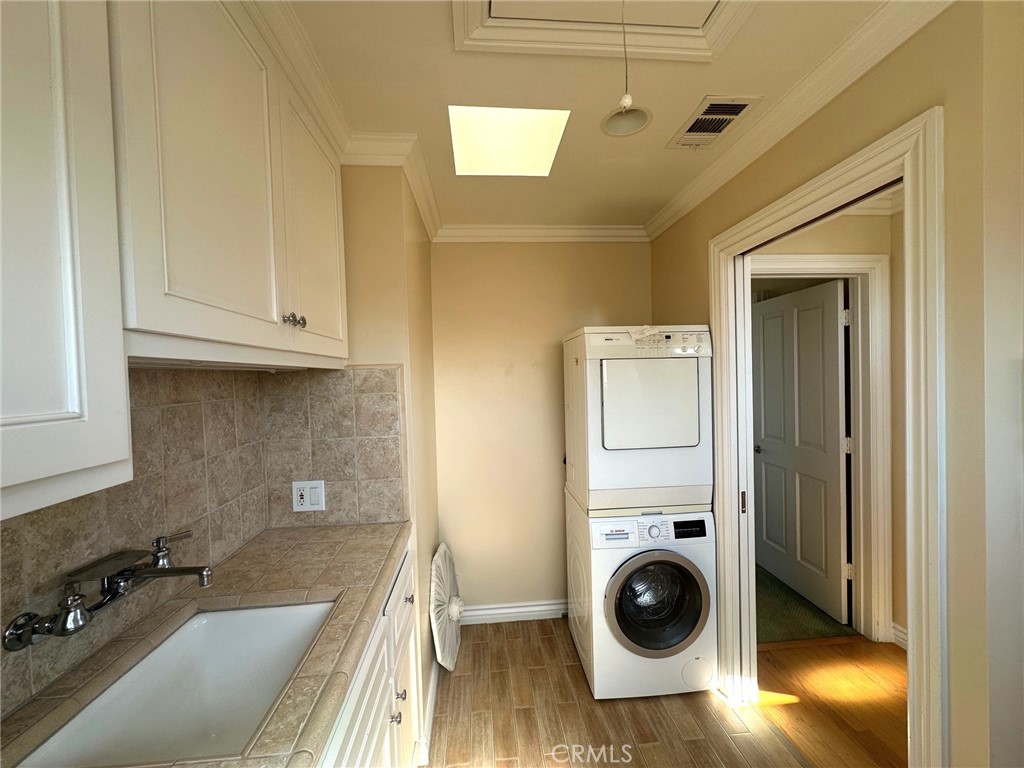 9861 Estrella Avenue Temple City, CA 91780 - Photo 32 of 50 Laundry sink and so much room!