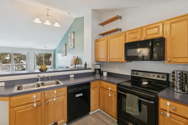 $263,000 | 2216 Water Lilly Lane, Unit 607, Eagan, MN 55122