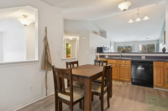 $263,000 | 2216 Water Lilly Lane, Unit 607, Eagan, MN 55122