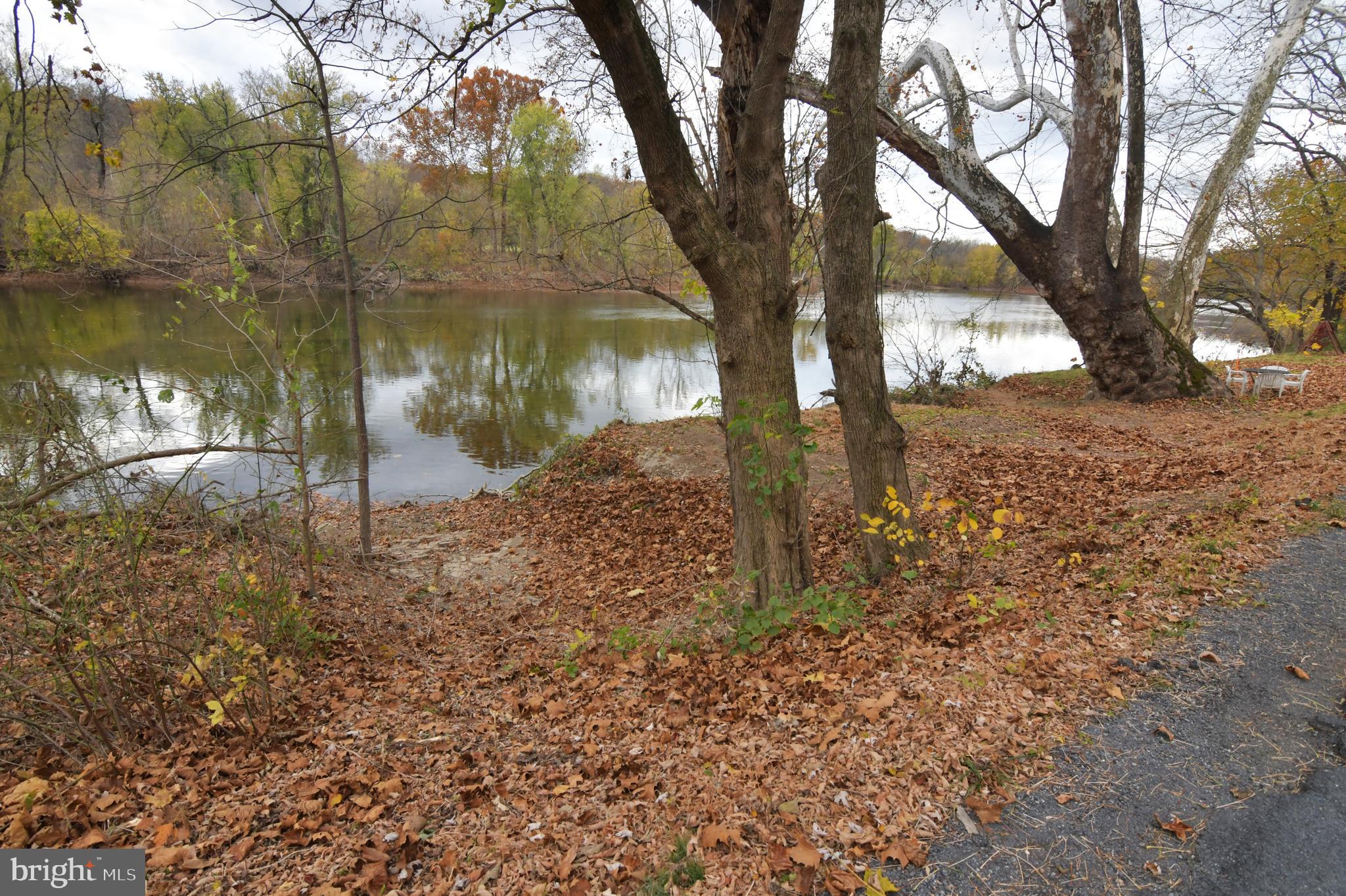 Lot D Lockes Mill Road Berryville, VA 22611 - Photo 5 of 29 a backyard of a house with lots of green space