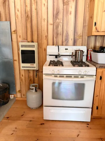 $115,500 | 256 Jackson Pond Road, Concord Township, ME 04920