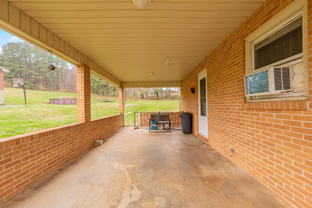 143 Gilland Road Max Meadows, VA 24360 - Photo 32 of 40 Gallery Image 32