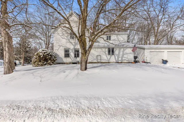 $215,000 | 321 East Fenton Street, Union City, MI 49094