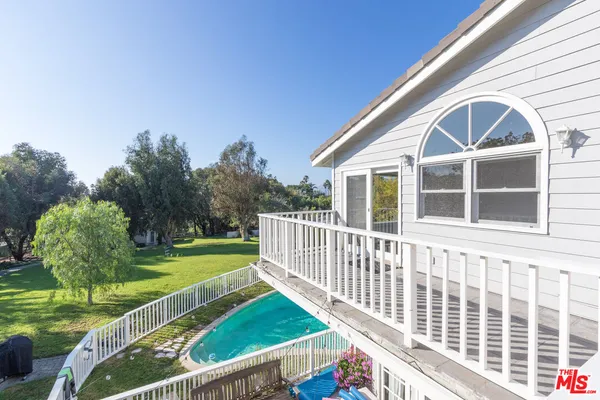 $3,950 | 6557 Wandermere Road, Unit UPPER STE, Malibu, CA 90265