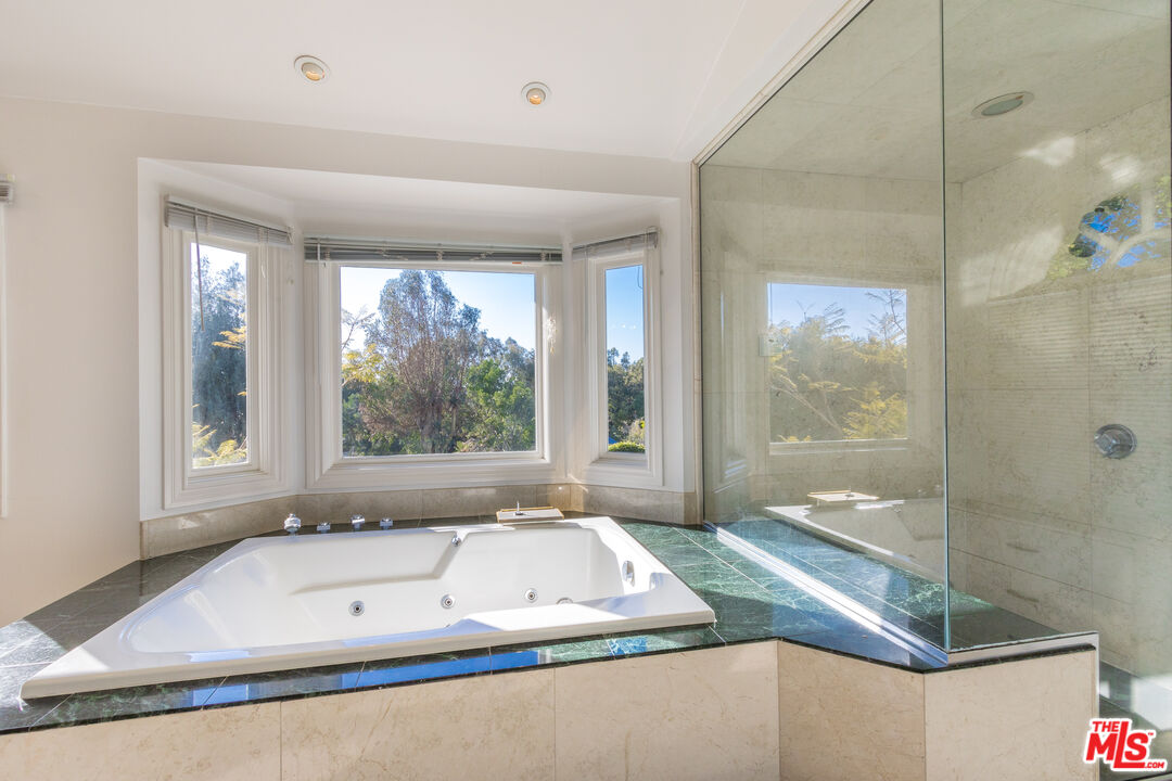 6557 Wandermere Road, Unit UPPER STE Malibu, CA 90265 - Photo 14 of 16