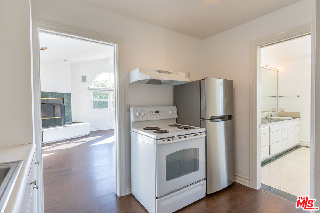 6557 Wandermere Road, Unit UPPER STE Malibu, CA 90265 - Photo 8 of 16