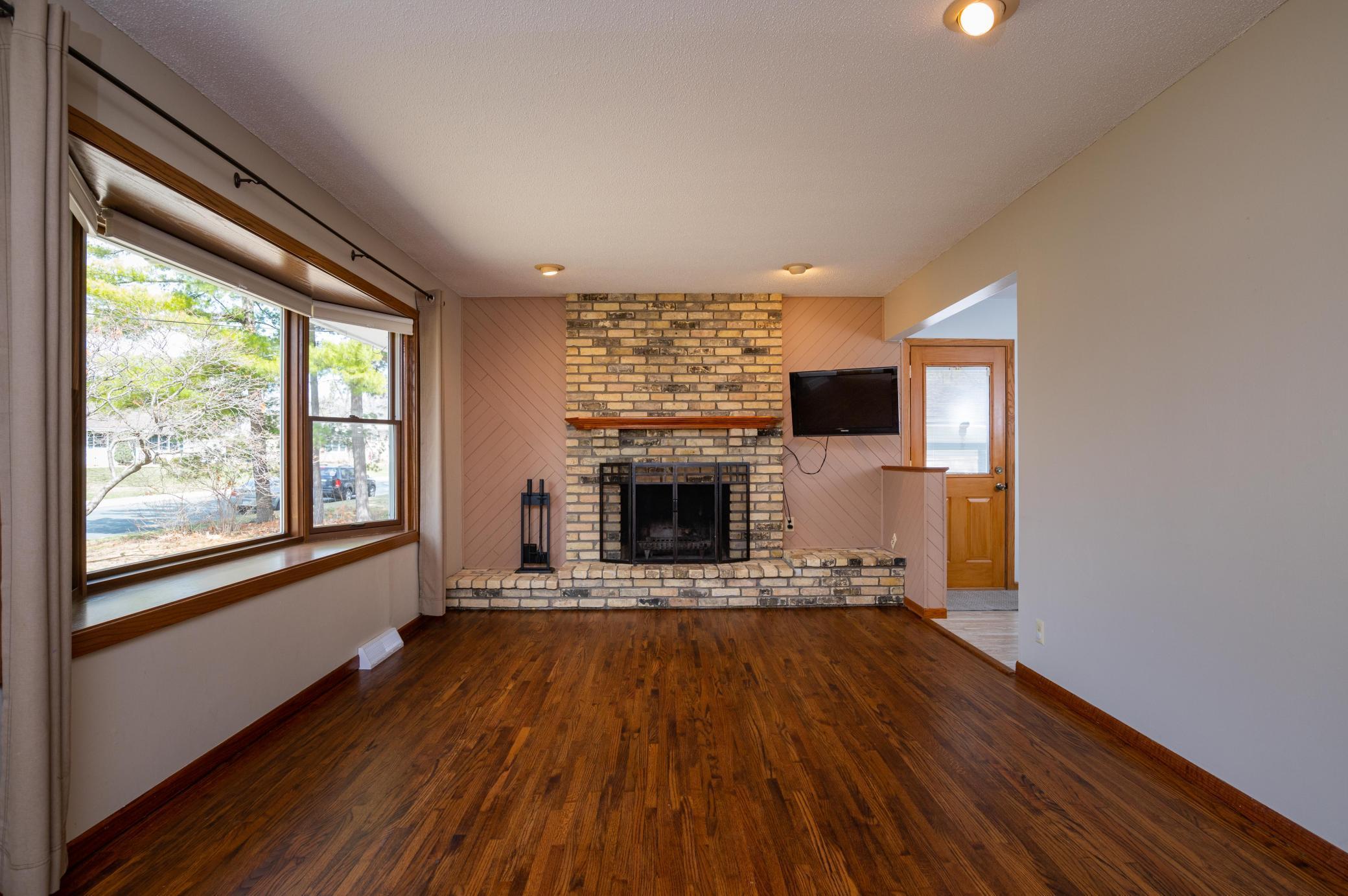 8549 Poplar Bridge Road Bloomington, MN 55437 - Photo 3 of 23