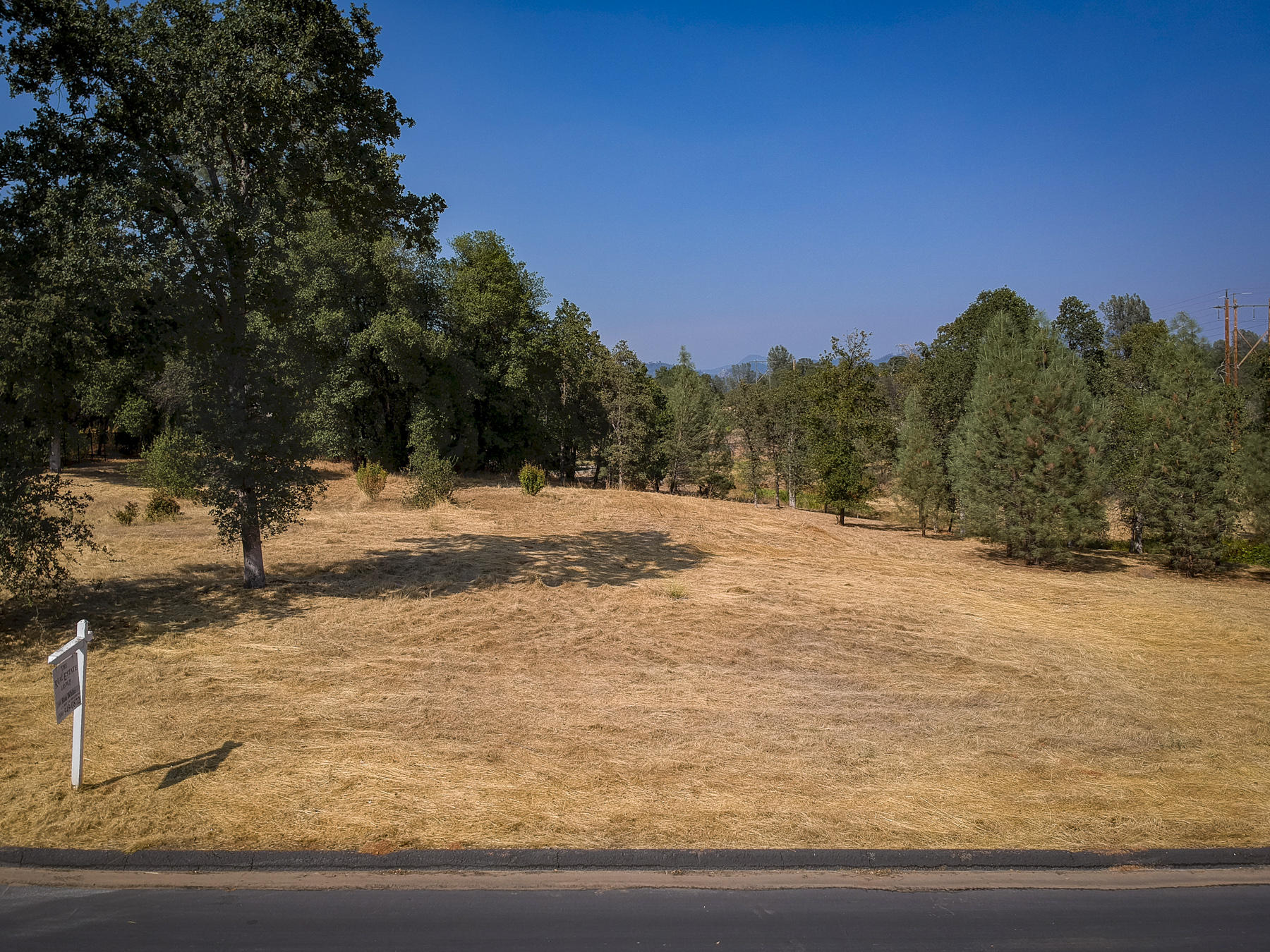 19476 Palermo Court Redding, CA 96003 - Photo 11 of 18 19476 Palmero Court-01