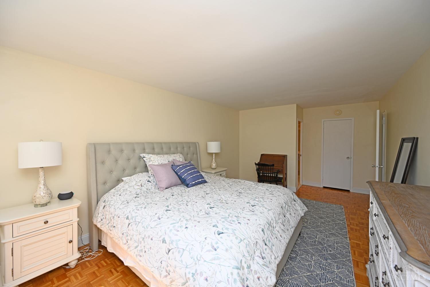 2324 Madison Road, Unit 304 Cincinnati, OH 45208 - Photo 19 of 34 Gallery Image 19