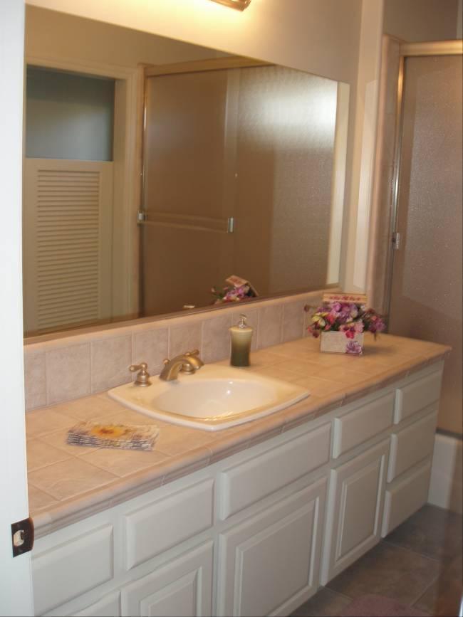 16538 Goat Ranch Road Springville, CA 93265 - Photo 16 of 24 The hall bath has a tub/shower combo and