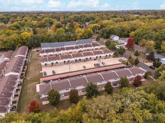 $135,000 | 105 East Lincoln Street, Unit K, Normal, IL 61761