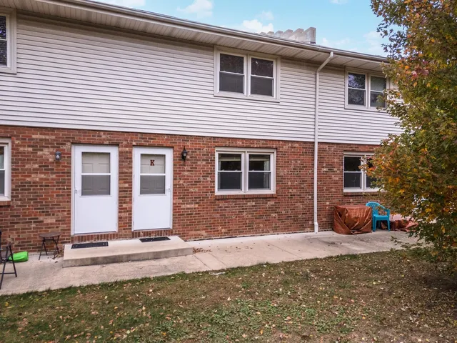 $135,000 | 105 East Lincoln Street, Unit K, Normal, IL 61761