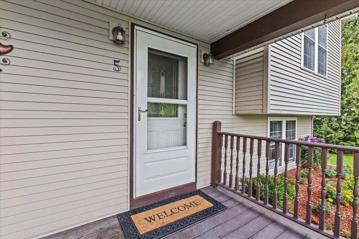5 Glen Ridge Lane Swanton, VT 05478 - Photo 2 of 30