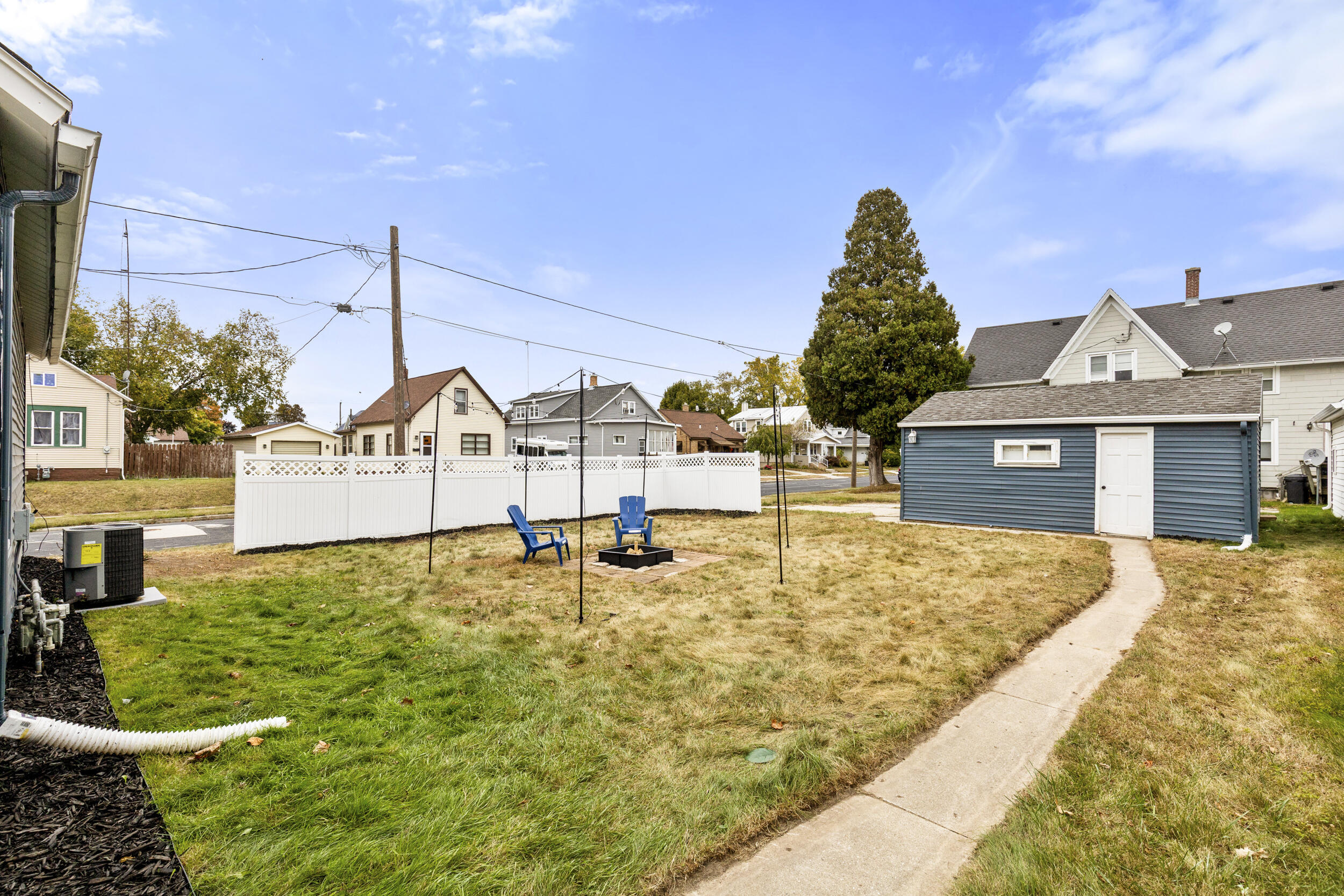 1143 South 23rd Street Manitowoc, WI 54220 - Photo 22 of 28 Privacy fence