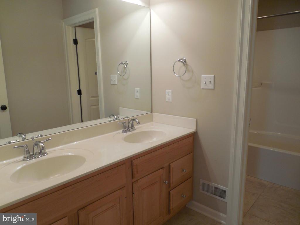 324 Spurrier Drive Lititz, PA 17543 - Photo 15 of 19