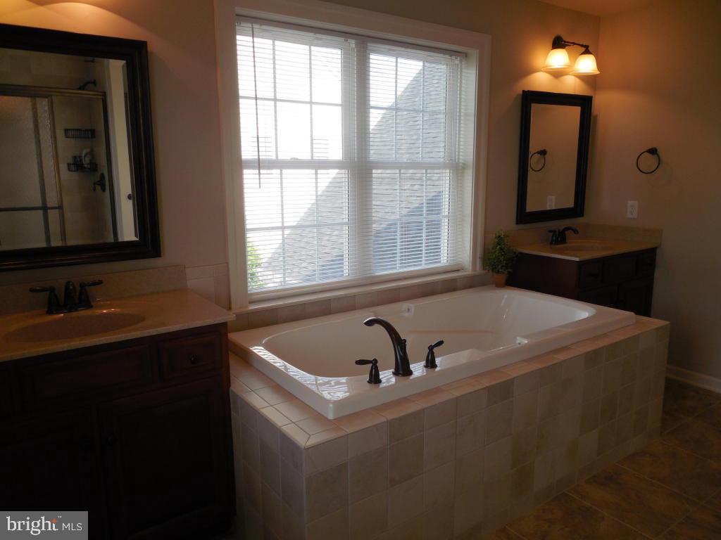 324 Spurrier Drive Lititz, PA 17543 - Photo 10 of 19