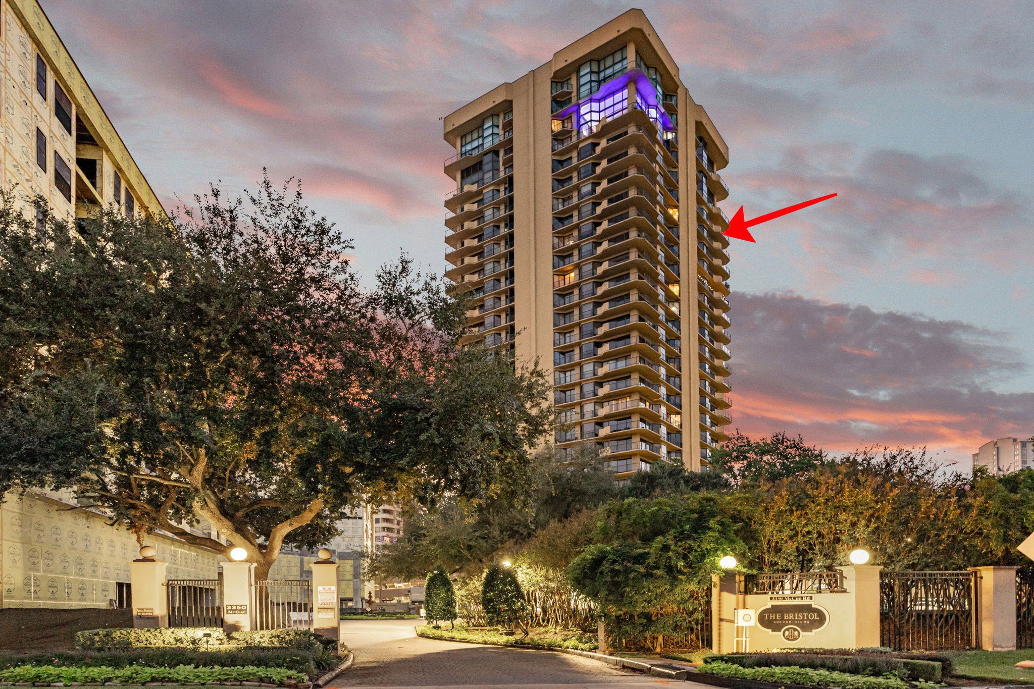 3350 McCue Road, Unit 2302 Houston, TX 77056 - Photo 34 of 35 Enjoy stunning 23rd floor views overlooking The Galleria!