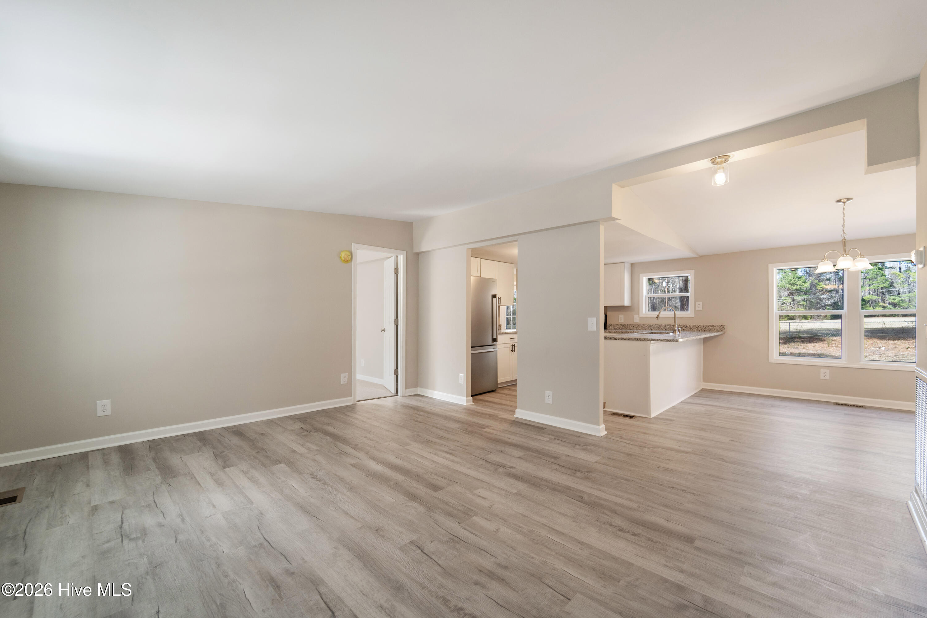 529 Hubert Boulevard Hubert, NC 28539 - Photo 7 of 31 DSC06105