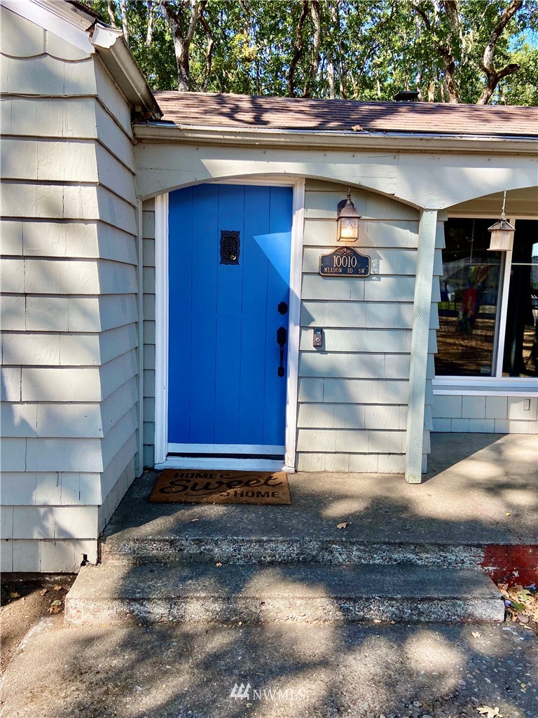 10010 Meadow Road Southwest Lakewood, WA 98499 - Photo 3 of 19