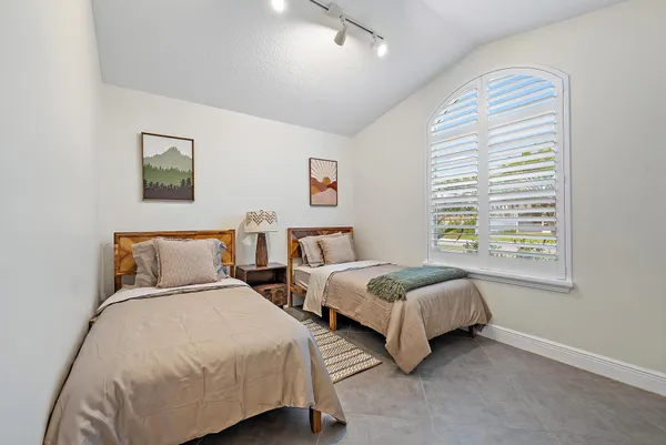 $10,000 | 15129 Harriet Avenue, Jupiter, FL 33458