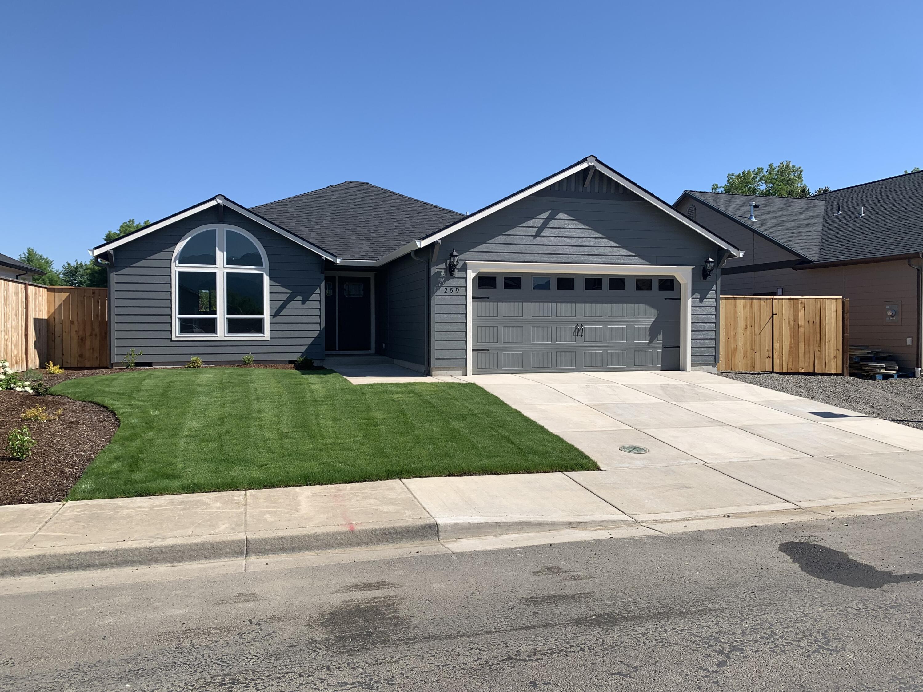 259 Samuel Lane Loop Road Phoenix, OR 97535 - Photo 2 of 22 Front