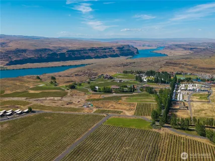 $995,000 | 207 Vista Pt Drive Northwest, Quincy, WA 98848