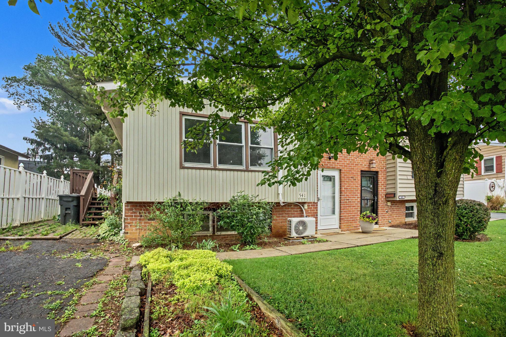 541 Golden Street Lititz, PA 17543 - Photo 7 of 34