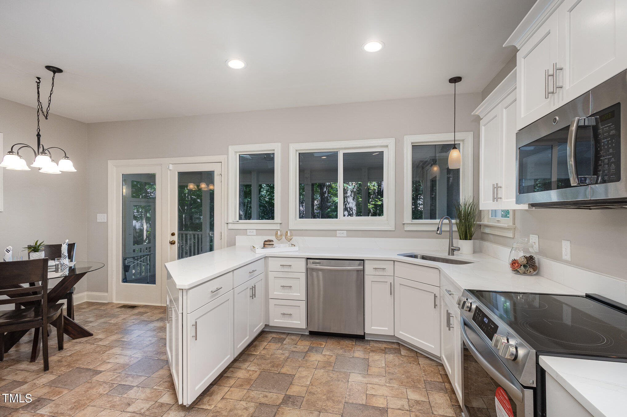 4108 Landfall Court Raleigh, NC 27613 - Photo 11 of 27 Kitchen